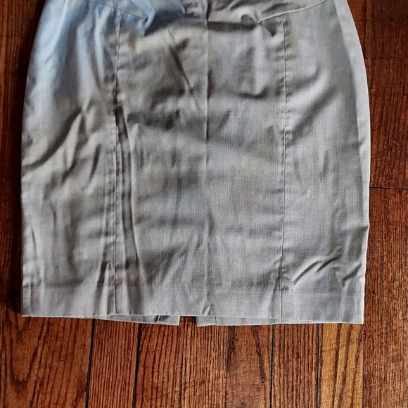 H&M SKIRT - Picture 2 of 3